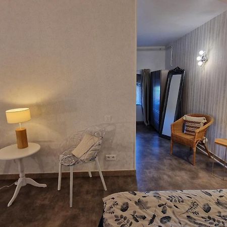 Bed and Breakfast Domaine Le Puits Du Moulin Comberjon Esterno foto
